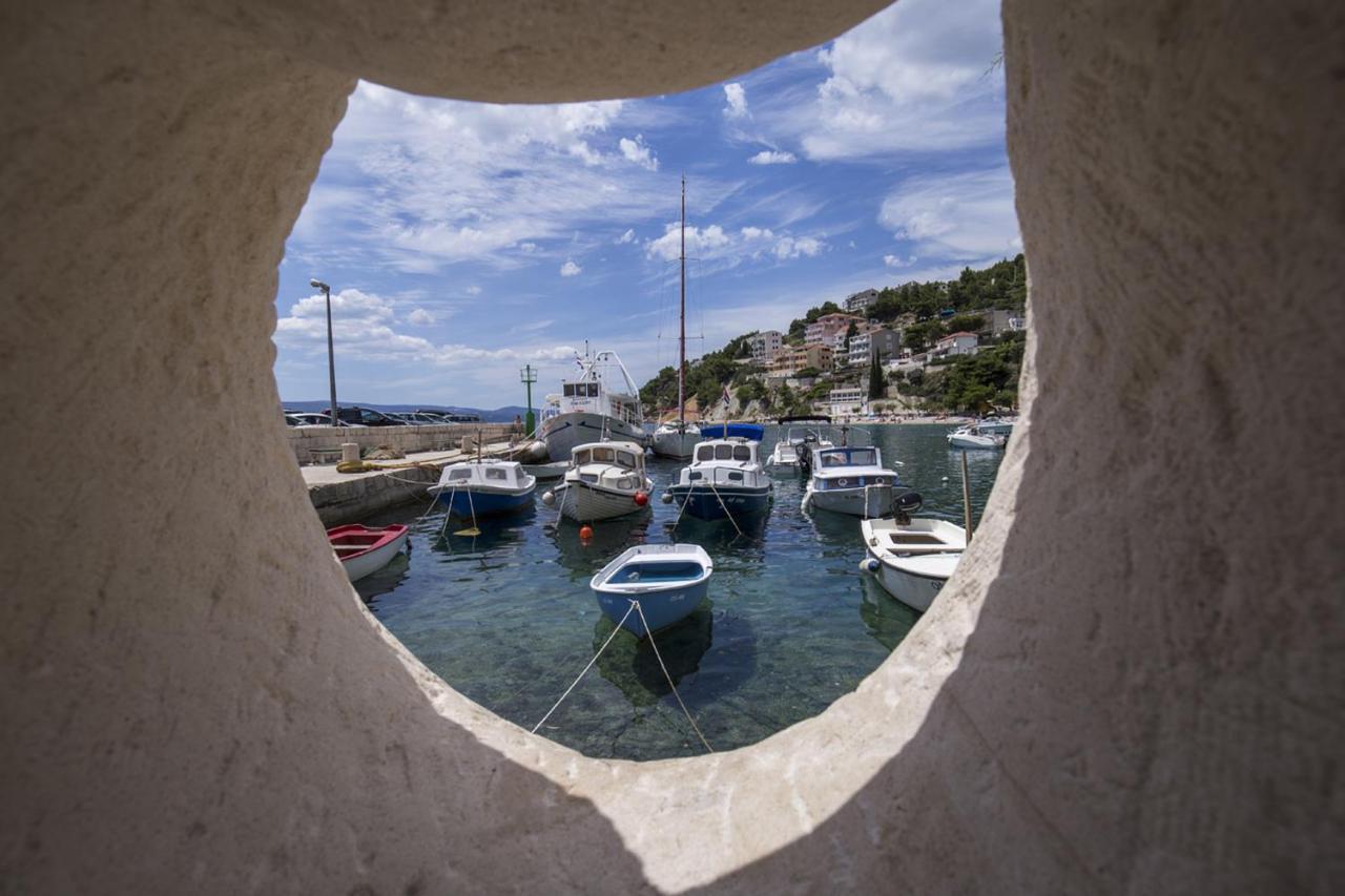 Family Beach Rooms Omiš Dış mekan fotoğraf