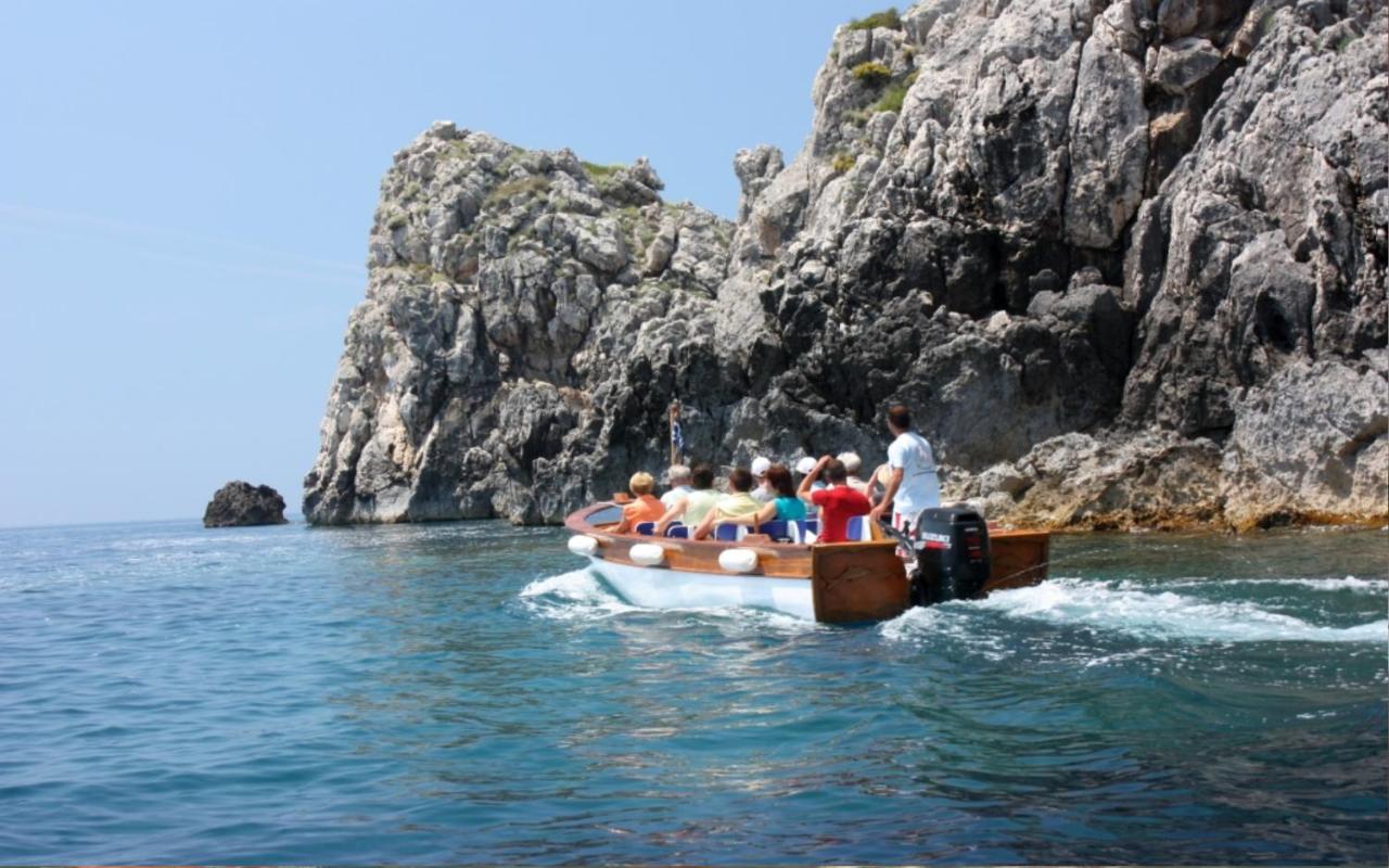 Family Beach Rooms Omiš Dış mekan fotoğraf